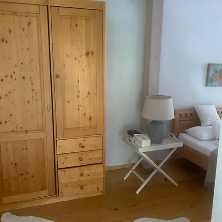 Apartment Deluxe Art Gallery